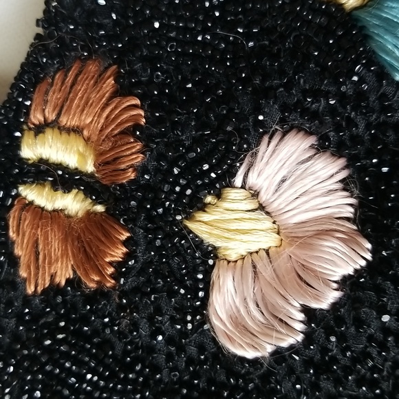 Vintage Black Beaded and Floral Embroidered Clutch Wrislet Purse - Picture 4 of 12